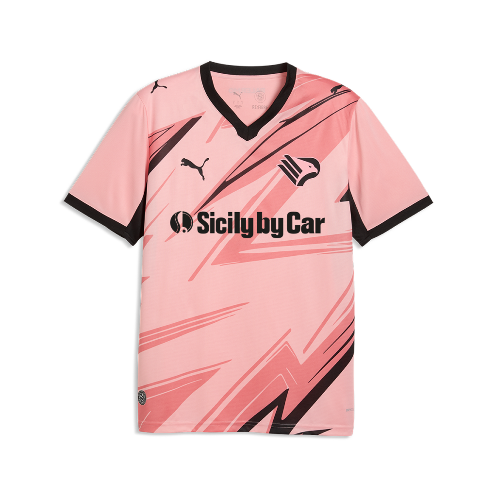vista frontale della maglia gara home Palermo FC 2025/26 da adulto con stemma aquila rosanero, loghi degli sponsor Puma e Sicily by Car