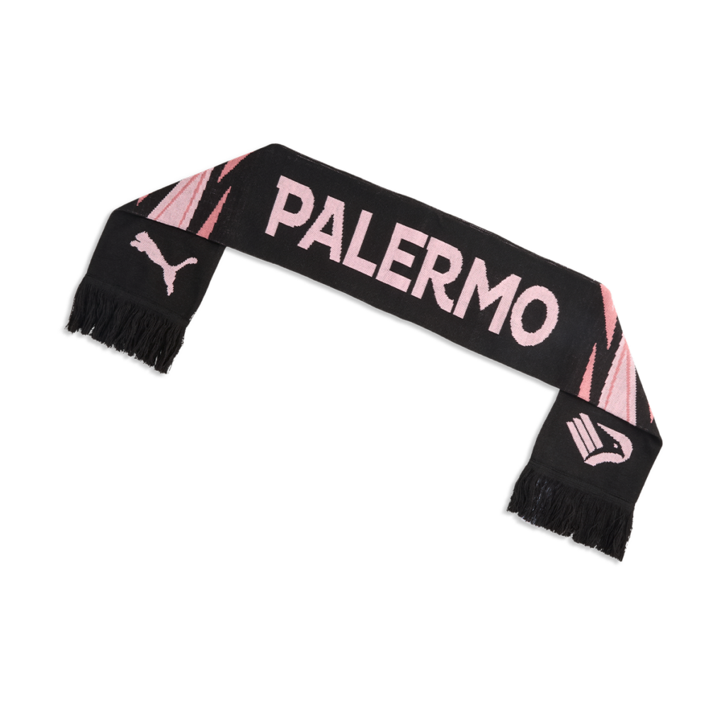 Vista posteriore della sciarpa Palermo FC 2026/27 nera con scritta Palermo, dettagli rosa e loghi Palermo e Puma