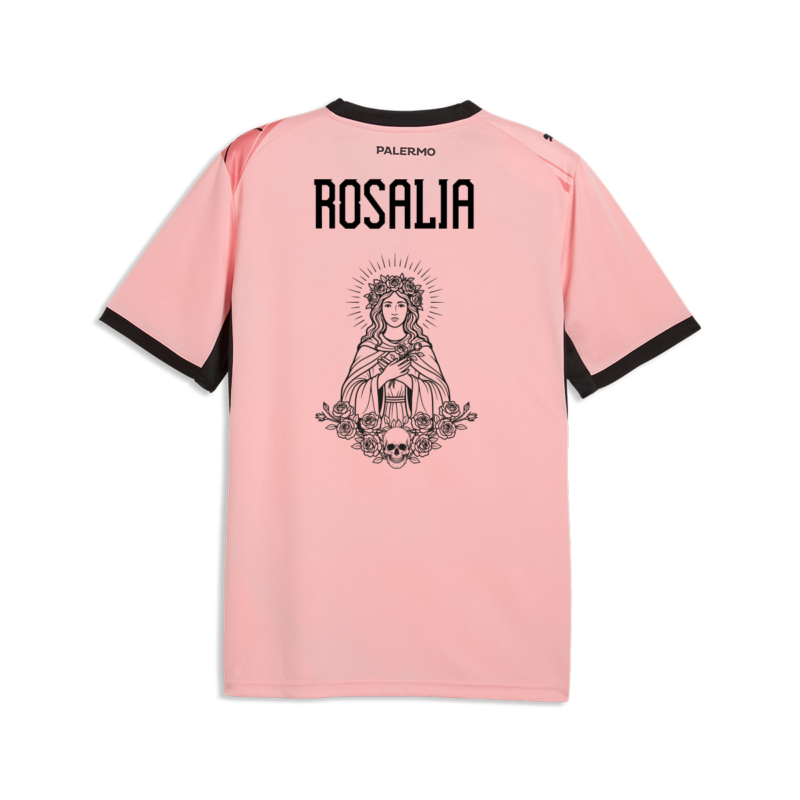 vista posteriore della maglia gara home Palermo FC 2026/27 da adulto con scritta "ROSALIA", raffigurazione di Santa Rosalia e scritta "PALERMO" sotto il colletto.