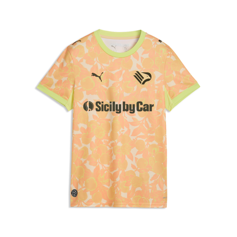 vista frontale della maglia gara away Palermo FC 2026/27 da donn con stemma aquila, loghi degli sponsor Puma e Sicily by Car