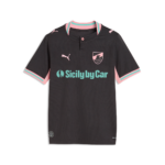 vista frontale della maglia gara Third 2026/27 da bambino color antracite, dotata di bottone e colletto rosa, con stemma Palermo FC, logo Puma e logo Sicily by Car.