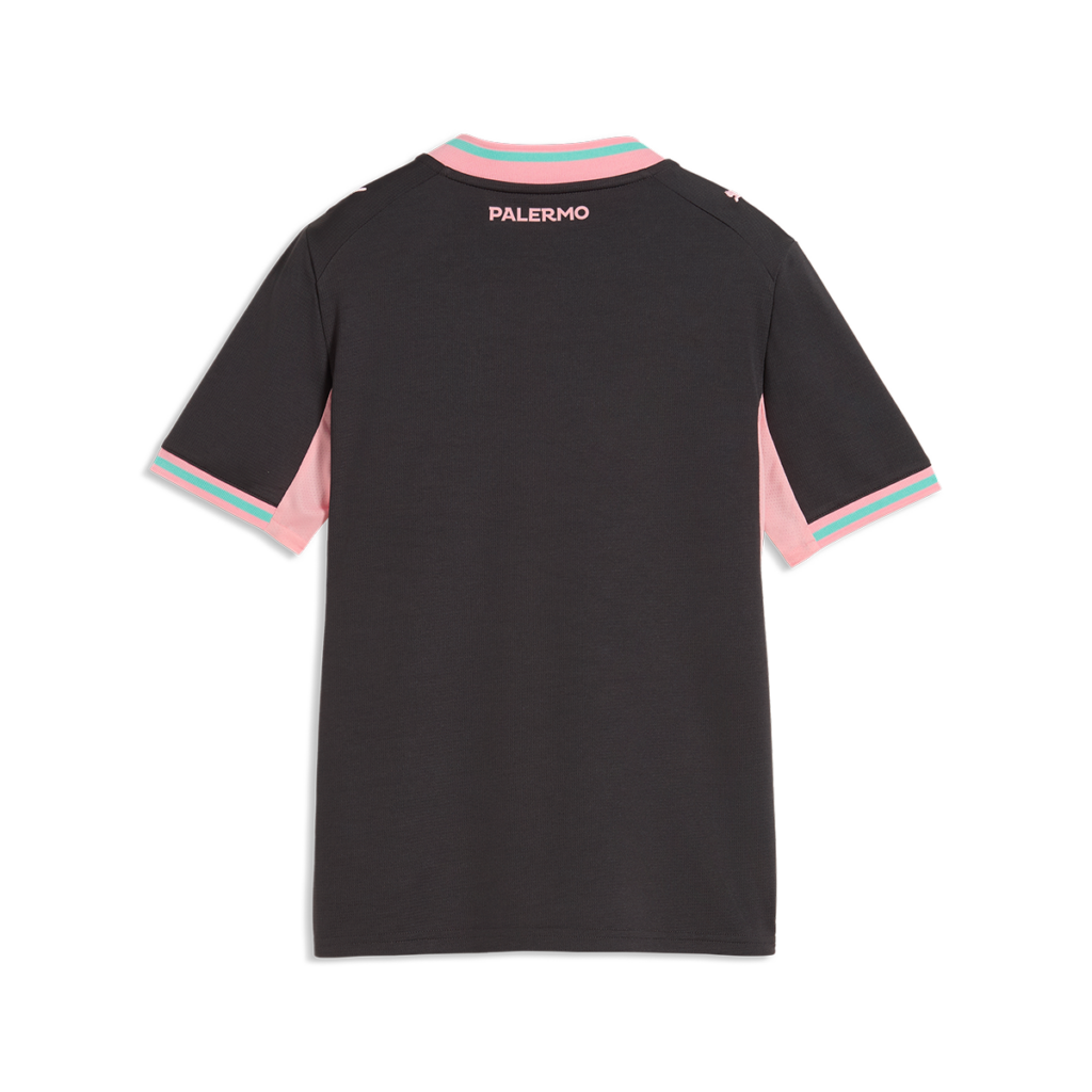 vista posteriore della maglia gara Third Palermo FC 2026/27 da bambino, color antracite, con dettagli rosa sulle maniche e piccola scritta "PALERMO" rosa sotto il colletto